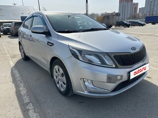 2012 Kia Rio 5-speed III, серебристый, 760000 рублей, вид 2