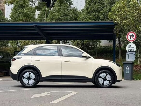 2025 Geely Geome Xingyuan 30.12 kWh, бежевый, 1550000 рублей - вид 8