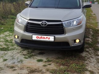 2014 Toyota Highlander III (XU50), бежевый, 2800000 рублей, вид 2