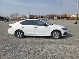 2021 Skoda Octavia IV (A8), белый, 1680000 рублей, вид 5
