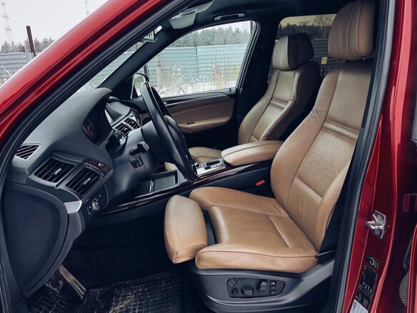 2010 BMW X5 30i II (E70), красный, 1750000 рублей - вид 11