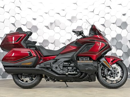 2025 Honda GL 1800 Gold Wing, красный, 3649000 рублей, вид 3
