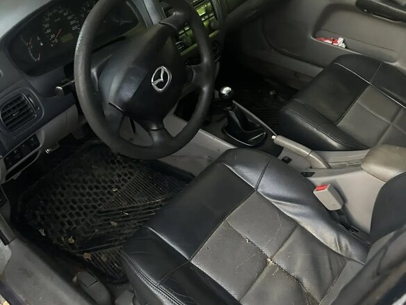 2002 Mazda 323 VI (BJ) Рестайлинг, чёрный, 120000 рублей - вид 4