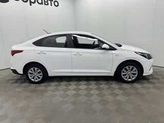 2022 Hyundai Solaris II Рестайлинг, белый, 1540000 рублей, вид 4
