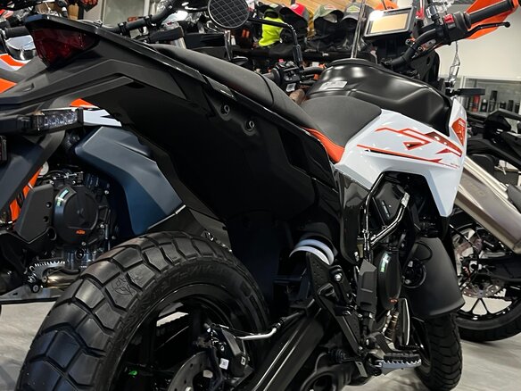 2025 KTM 390 Adventure X, оранжевый, 698400 рублей - вид 6