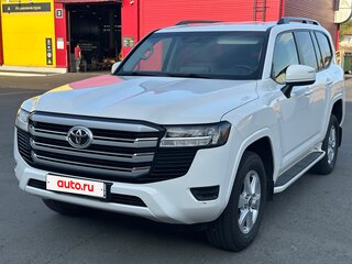 2022 Toyota Land Cruiser 300 Series, белый, 9400000 рублей, вид 3