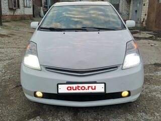 2006 Toyota Prius II Рестайлинг (XW20), белый, 640000 рублей, вид 3