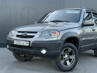 2011 Chevrolet Niva I Рестайлинг, коричневый, 570000 рублей, вид 5