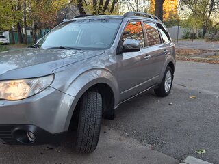 2011 Subaru Forester III Рестайлинг, серебристый, 1450000 рублей, вид 2