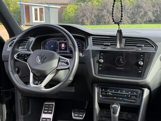 2021 Volkswagen Tiguan II Рестайлинг, чёрный, 4500000 рублей, вид 5