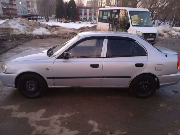 2004 Hyundai Accent ТагАЗ II, серебристый, 260000 рублей - вид 3