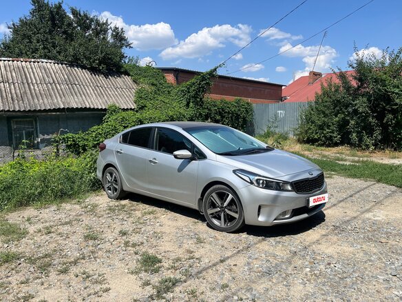 2018 Kia Cerato III Рестайлинг (Classic), серебристый, 1850000 рублей - вид 2