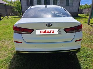2019 Kia Optima IV Рестайлинг, белый, 1000000 рублей, вид 3