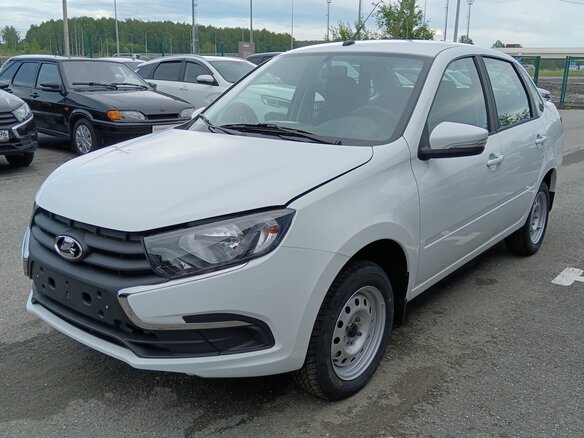 2026 Lada (ВАЗ) Granta I Рестайлинг, белый, 987000 рублей - вид 3