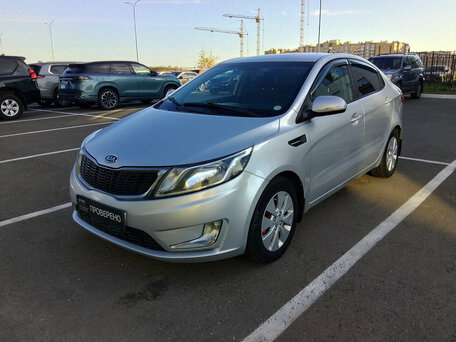 2012 Kia Rio 5-speed III, серебристый, 770000 рублей, вид 1