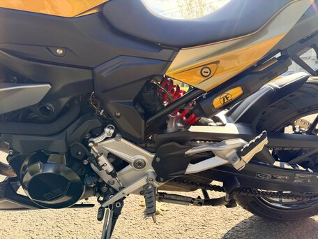2021 BMW F 900 XR, золотистый, 1050000 рублей, вид 4