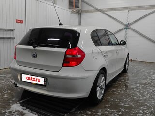 2010 BMW 1 серии 116i I (E81/E82/E87/E88) Рестайлинг, белый, 820000 рублей, вид 5