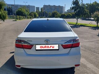 2015 Toyota Camry VII (XV50) Рестайлинг, белый, 2190000 рублей, вид 4