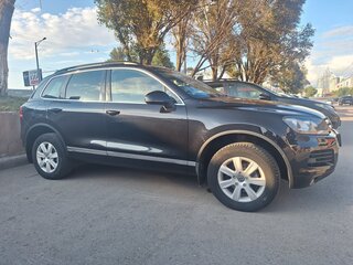 2011 Volkswagen Touareg II, чёрный, 1800000 рублей, вид 3