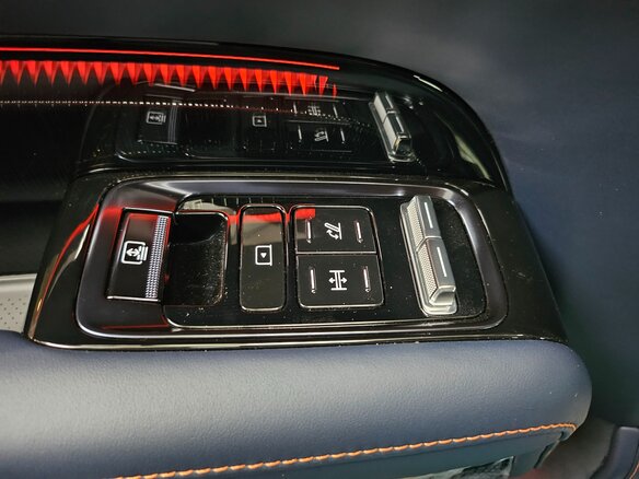 2025 Zeekr 9X 70 kWh, чёрный, 14990000 рублей - вид 21