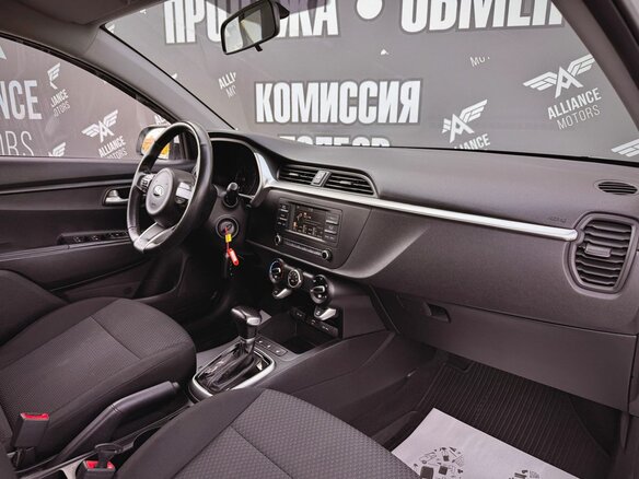 2021 Kia Rio IV Рестайлинг, белый, 1125000 рублей - вид 22