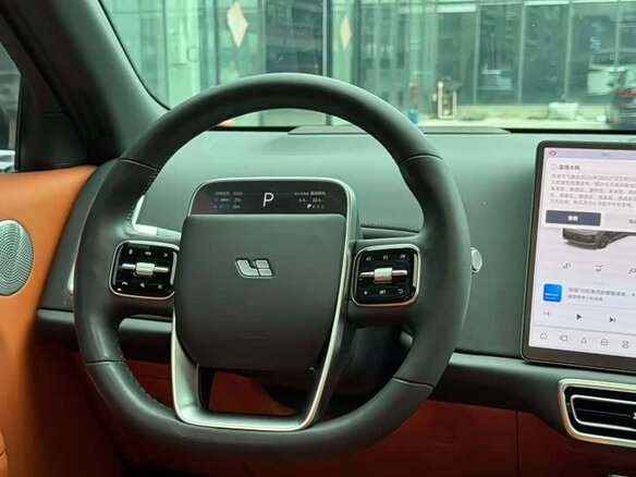 2025 Li Auto (Lixiang) L9 52.3 kWh I Рестайлинг, серый, 7929055 рублей - вид 13