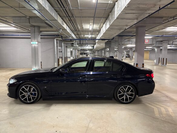 2022 BMW 5 серии 520i VII (G30/G31/G38) Рестайлинг, чёрный, 4950000 рублей - вид 6