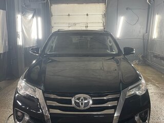 2019 Toyota Fortuner II, чёрный, 3850000 рублей, вид 2