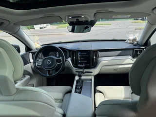 2017 Volvo XC60 II, серый, 3800000 рублей, вид 5