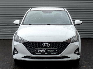 2022 Hyundai Solaris II Рестайлинг, белый, 1545000 рублей, вид 2