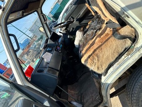 1992 Toyota Dyna, белый, 350000 рублей, вид 5