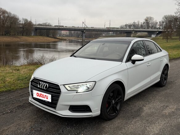 2016 Audi A3 III (8V) Рестайлинг, белый, 1300000 рублей