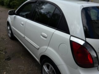 2011 Kia Rio II Рестайлинг, белый, 530000 рублей, вид 4