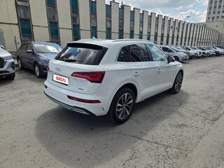 2020 Audi Q5 45 TFSI II (FY) Рестайлинг, белый, 3720000 рублей, вид 4