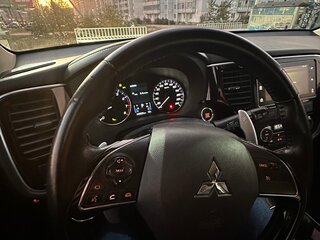 2017 Mitsubishi Outlander III Рестайлинг 2, белый, 2100000 рублей, вид 4