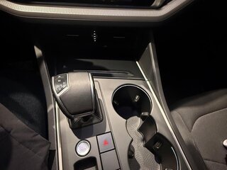 2019 Volkswagen Touareg III, чёрный, 5500000 рублей, вид 4