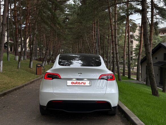 2023 Tesla Model Y Long Range Dual Motor I, белый, 2890000 рублей - вид 8