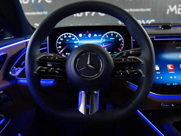 2026 Mercedes-Benz E-Класс 300 VI (W214, S214), чёрный - вид 15