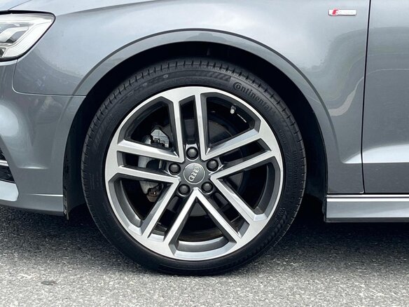 2018 Audi A3 III (8V) Рестайлинг, серебристый, 1670700 рублей - вид 12