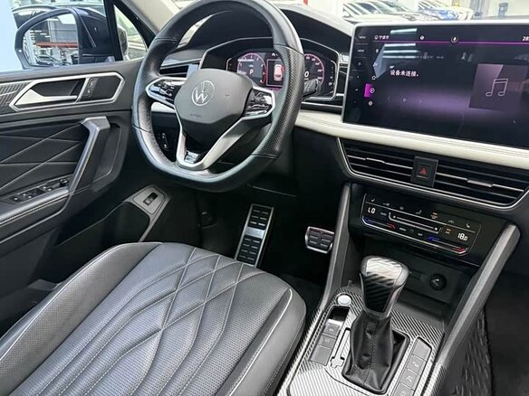 2022 Volkswagen Tiguan II Рестайлинг, чёрный, 2550111 рублей - вид 18