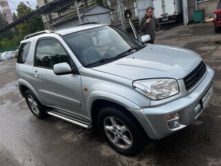 2002 Toyota RAV4 II (XA20), серебристый, 750000 рублей, вид 3