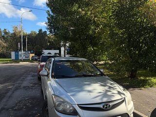 2011 Hyundai i30 I Рестайлинг, серебристый, 550000 рублей, вид 1