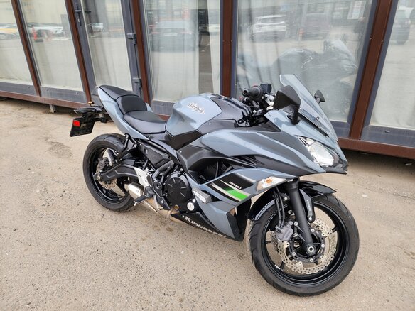 2018 Kawasaki Ninja 650, серый, 650000 рублей