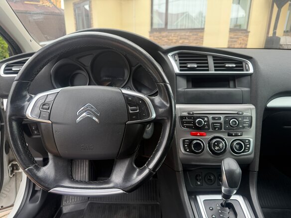 2016 Citroen C4 II, белый, 550000 рублей - вид 10