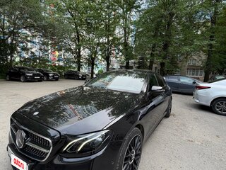 2016 Mercedes-Benz E-Класс 200 V (W213, S213, C238), чёрный, 2350000 рублей, вид 2