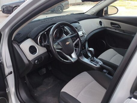2014 Chevrolet Cruze I Рестайлинг, серебристый, 870000 рублей, вид 5