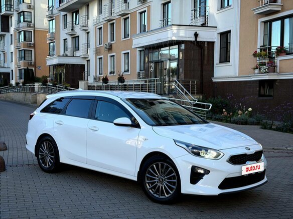 2020 Kia Ceed III, белый - вид 2