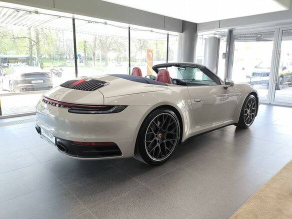 2020 Porsche 911 Carrera 4S VIII (992), серый, 13300000 рублей - вид 12