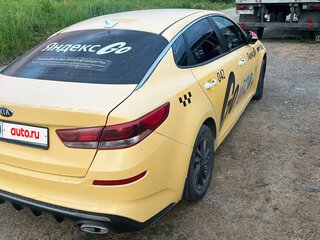 2019 Kia Optima IV Рестайлинг, жёлтый, 1000000 рублей, вид 2