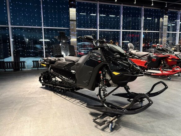 2025 BRP Ski-Doo Summit 850, чёрный, 2990000 рублей